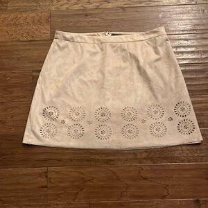 Vince Camuto Woman’s Laser Cut Mini Skirt in Oatmeal Size 14
